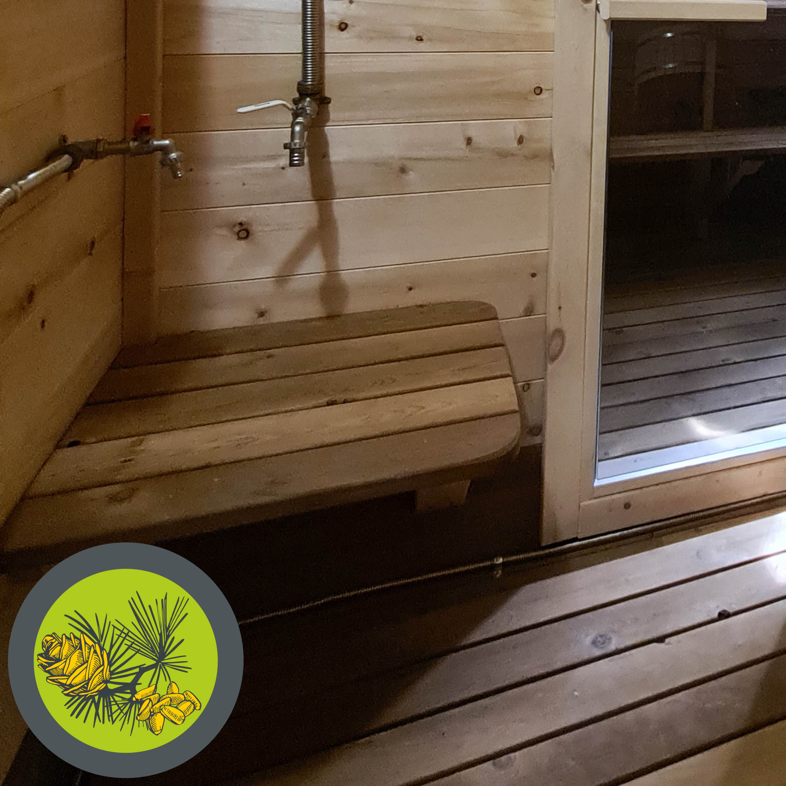 Лавка настенная под тазик