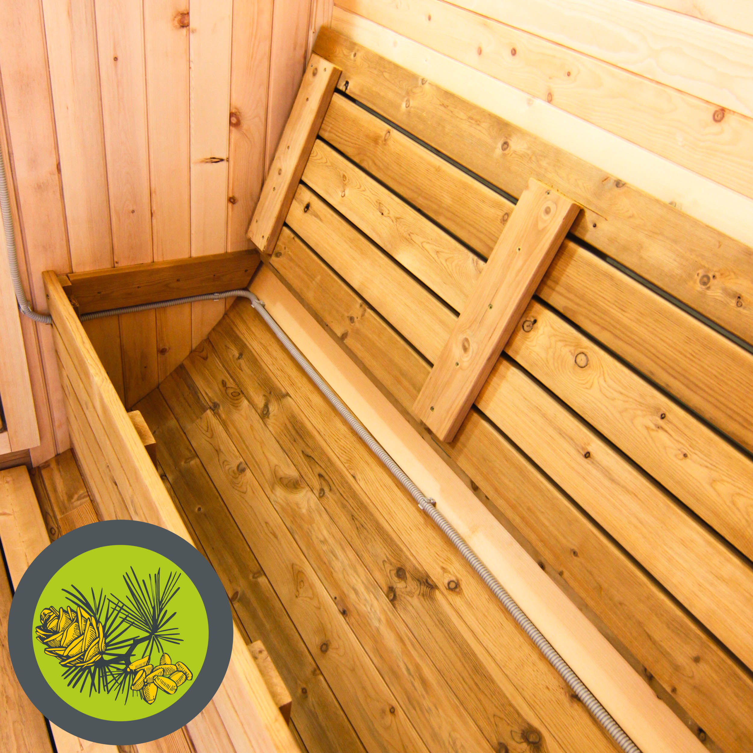 Рундук под лавкой