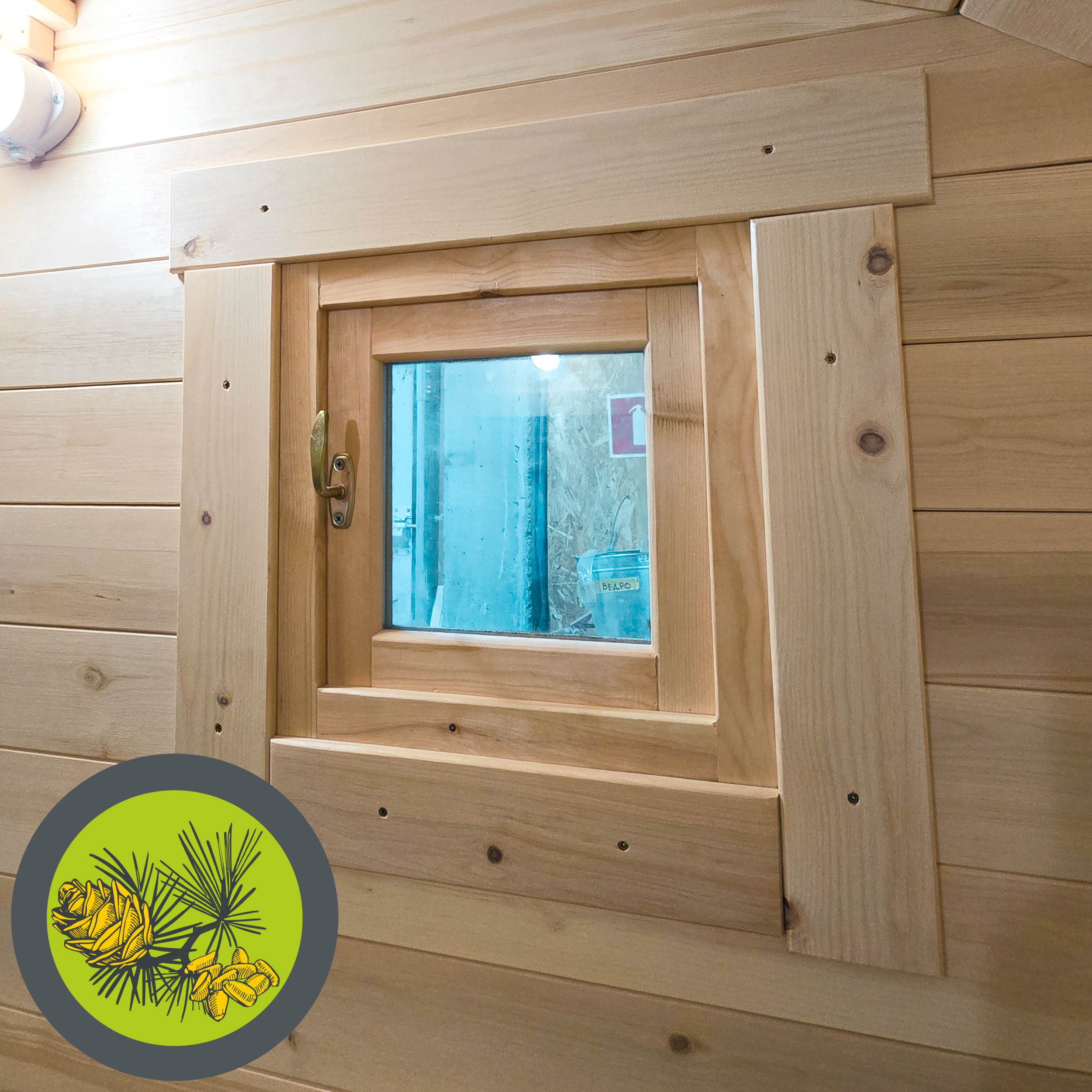 Форточка дер. открывающаяся ~400x400