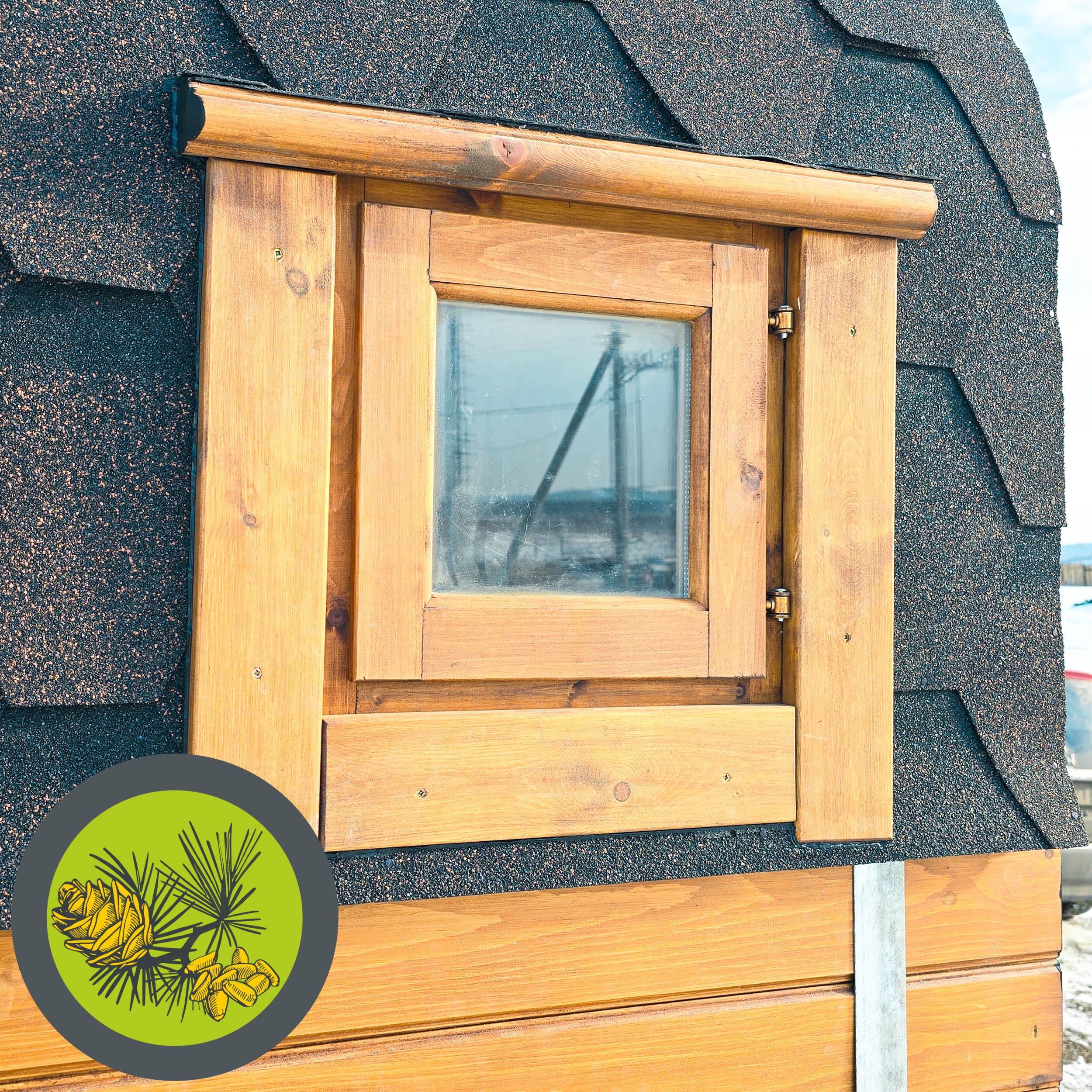 Форточка дер. открывающаяся ~400x400