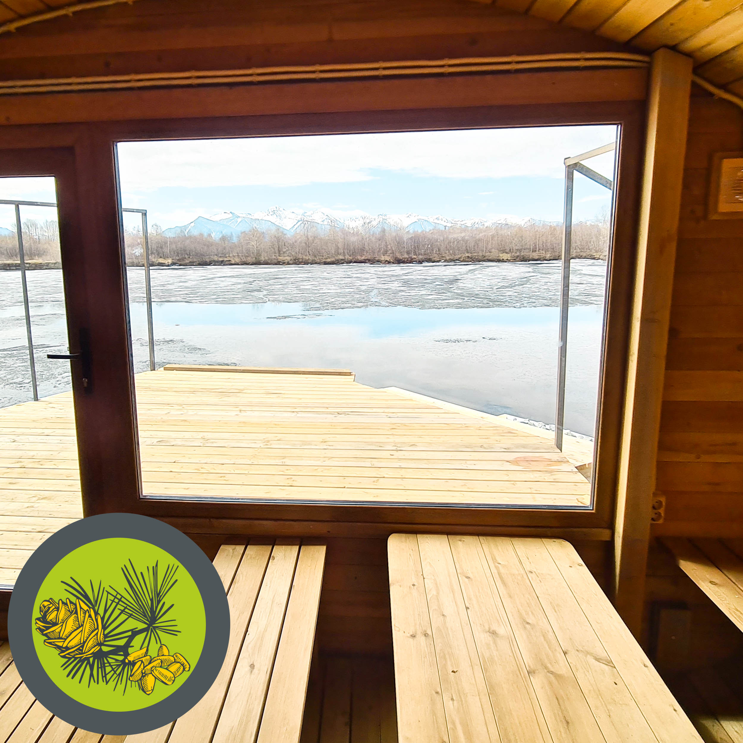 Окно пластик (золотой дуб/темный дуб) ~1900х1900